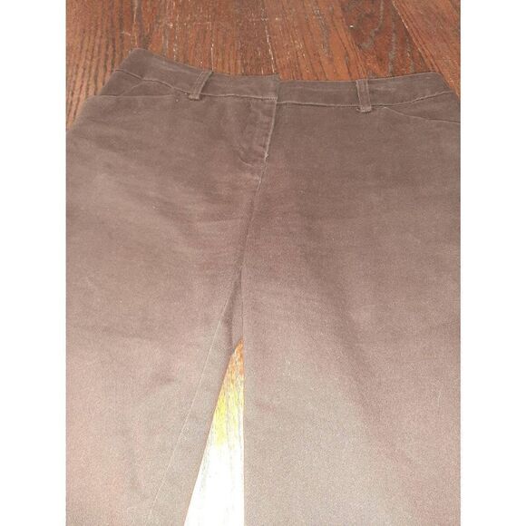 Size 4 Jones New York Sport Stretch Brown Bermuda Long Shorts Mid Rise - Picture 2 of 3